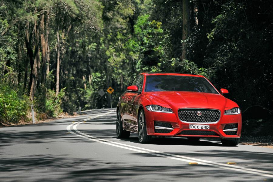 Jaguar XF R-Sport 2016 года  (AU) (фото 22 из 26)